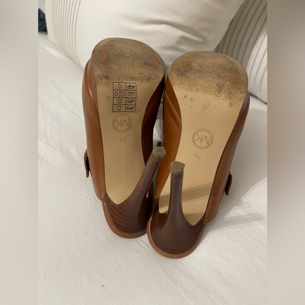 MK Heels w/Box - Picture 7 of 11